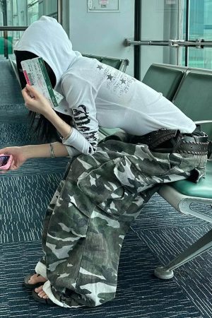 Quick Outfits, Modest Fashion Outfits Ideas Acubi Hooded Graphic Top