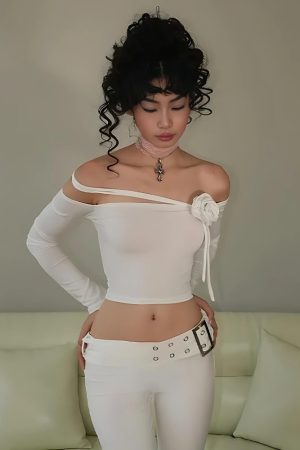 Quick Outfits, Modest Fashion Outfits Ideas Baddie Rose Asymmetric Off Shoulder Top