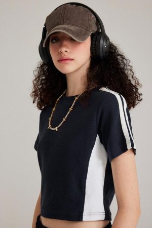 Quick Outfits, Modest Fashion Outfits Ideas Basic Cropped Tee