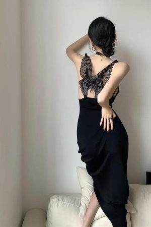 Quick Outfits, Modest Fashion Outfits Ideas Black Butterfly Back Midi Dress