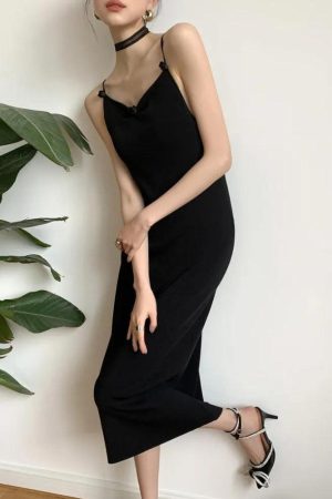 Quick Outfits, Modest Fashion Outfits Ideas Black Butterfly Back Midi Dress