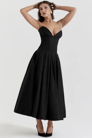 Quick Outfits, Modest Fashion Outfits Ideas Black Plunge Corset Midi Dress