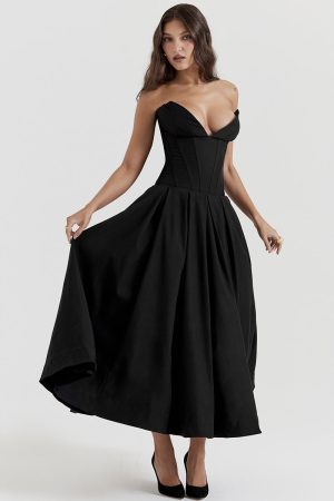 Quick Outfits, Modest Fashion Outfits Ideas Black Plunge Corset Midi Dress
