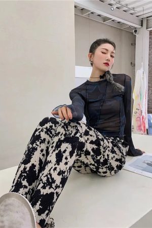 Quick Outfits, Modest Fashion Outfits Ideas Butterfly Seam Detailed Mesh Top