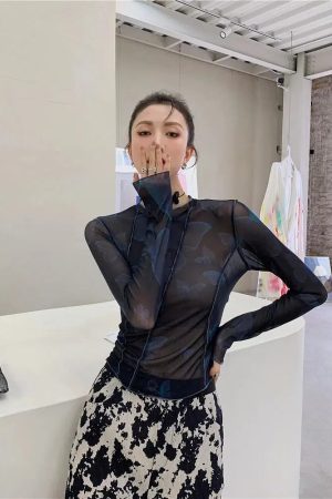 Quick Outfits, Modest Fashion Outfits Ideas Butterfly Seam Detailed Mesh Top