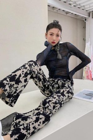 Quick Outfits, Modest Fashion Outfits Ideas Butterfly Seam Detailed Mesh Top