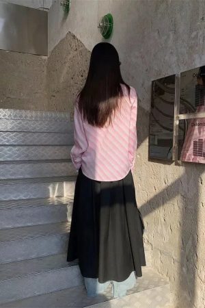 Quick Outfits, Modest Fashion Outfits Ideas Button-Up Striped Shirt With Striped Tie