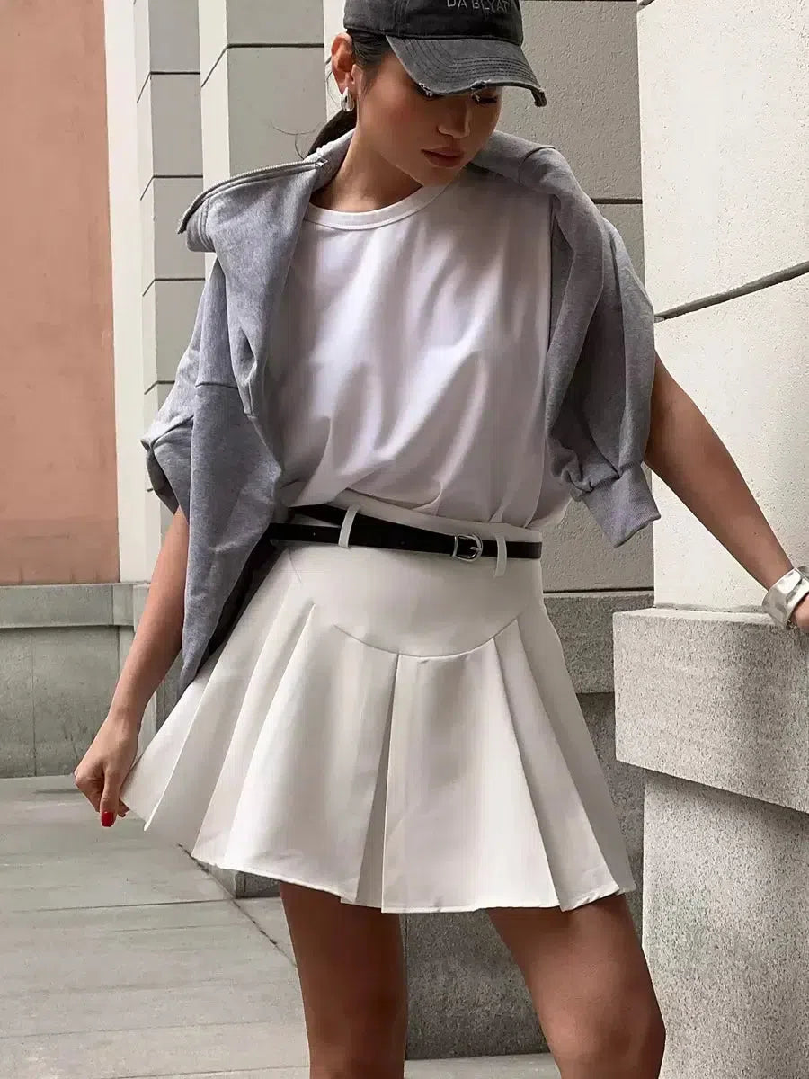 Quick Outfits, Modest Fashion Outfits Ideas Casualcore Pleated Mini Skirt Quick Outfits, Modest Fashion Outfits Ideas Casualcore Pleated Mini Skirt