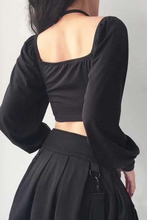 Quick Outfits, Modest Fashion Outfits Ideas Chain Detailed Square Neck Crop Top