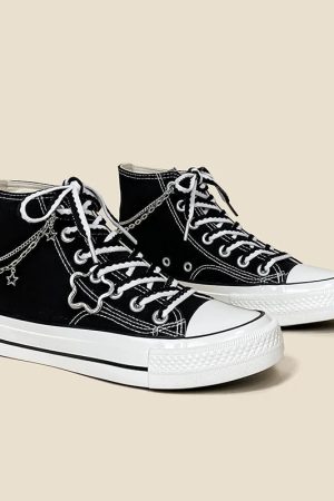 Quick Outfits, Modest Fashion Outfits Ideas Chain with Stars Canvas Shoes