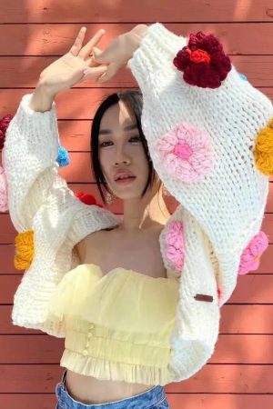 Quick Outfits, Modest Fashion Outfits Ideas Chunky Colorful Floral Cardigan