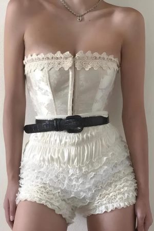 Quick Outfits, Modest Fashion Outfits Ideas Coquette Lace Ruched Ruffled Shorts