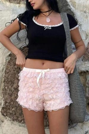 Quick Outfits, Modest Fashion Outfits Ideas Coquette Lace Ruffled Shorts