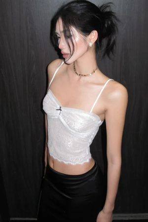 Quick Outfits, Modest Fashion Outfits Ideas Coquette Lace Top