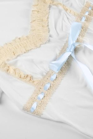 Quick Outfits, Modest Fashion Outfits Ideas Coquette Lace Trim Top