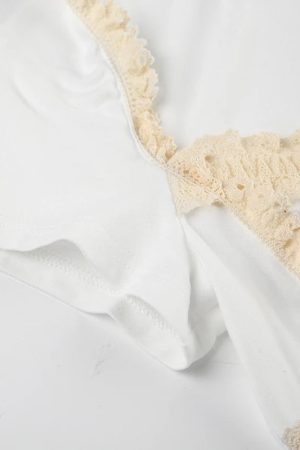 Quick Outfits, Modest Fashion Outfits Ideas Coquette Lace Trim Top