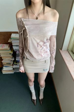 Quick Outfits, Modest Fashion Outfits Ideas Coquette Lace Up Off Shoulder Top