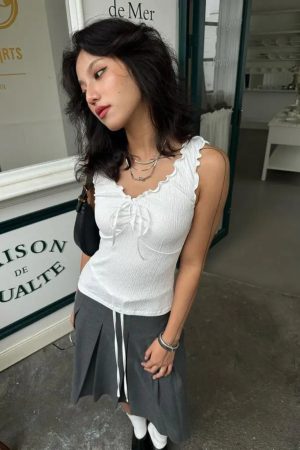 Quick Outfits, Modest Fashion Outfits Ideas Coquette Tie Front Top