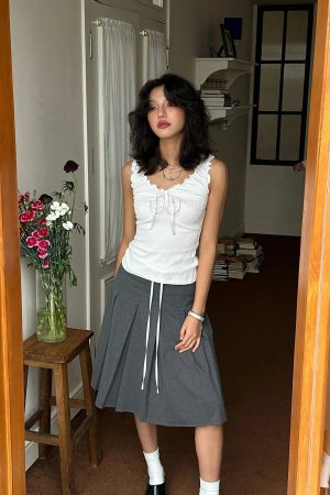 Quick Outfits, Modest Fashion Outfits Ideas Coquette Tie Front Top