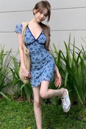 Quick Outfits, Modest Fashion Outfits Ideas Cottagecore Floral Mini Dress