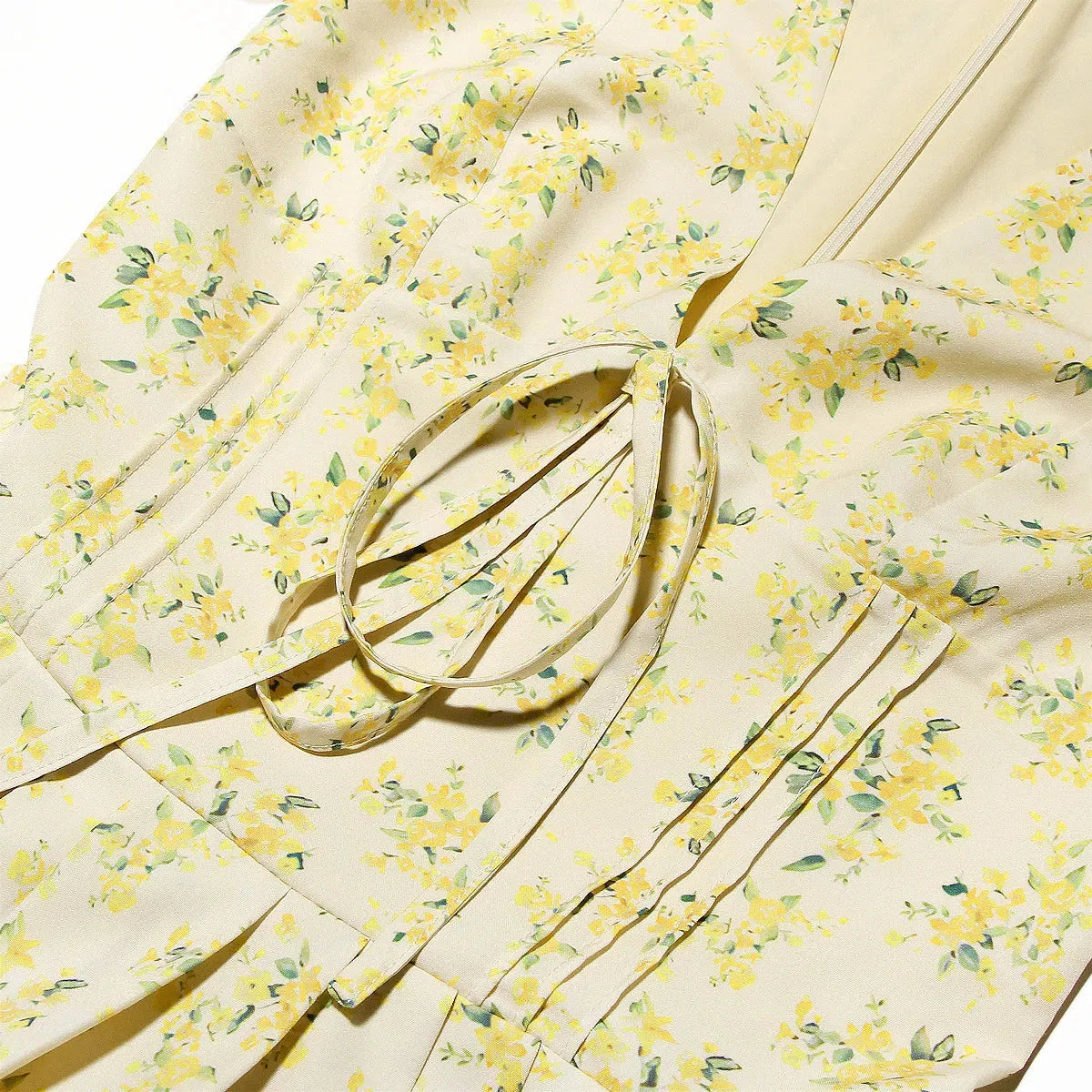 Quick Outfits, Modest Fashion Outfits Ideas Cottagecore Floral Plunge Neck Mini Dress Quick Outfits, Modest Fashion Outfits Ideas Cottagecore Floral Plunge Neck Mini Dress