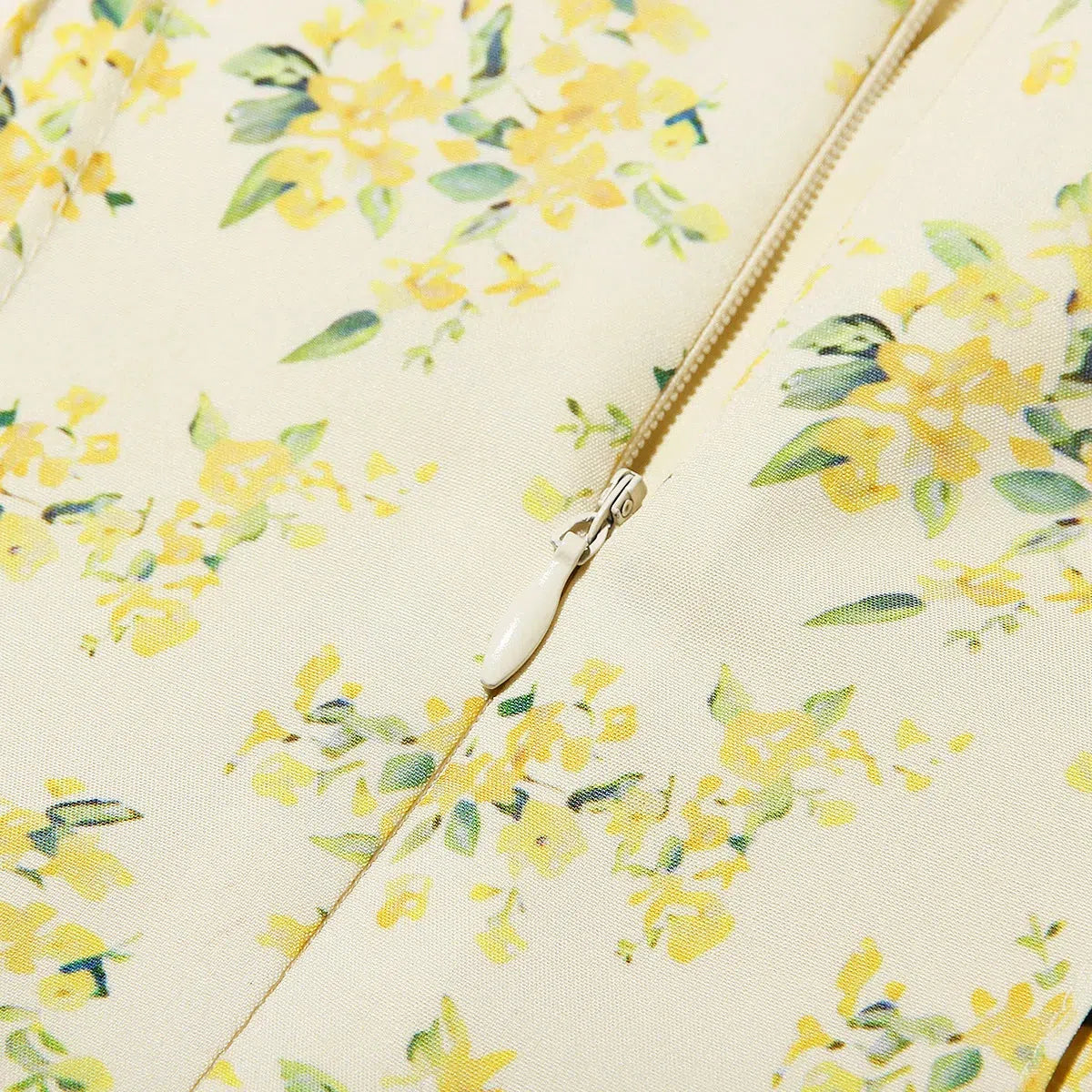 Quick Outfits, Modest Fashion Outfits Ideas Cottagecore Floral Plunge Neck Mini Dress Quick Outfits, Modest Fashion Outfits Ideas Cottagecore Floral Plunge Neck Mini Dress