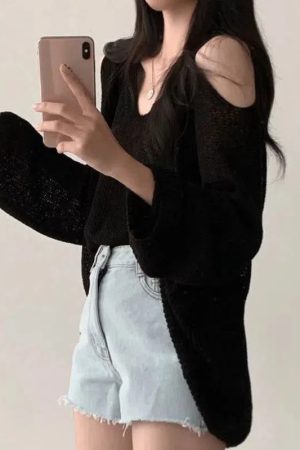 Quick Outfits, Modest Fashion Outfits Ideas Cut-Out Shoulder Loose Knit Sweater