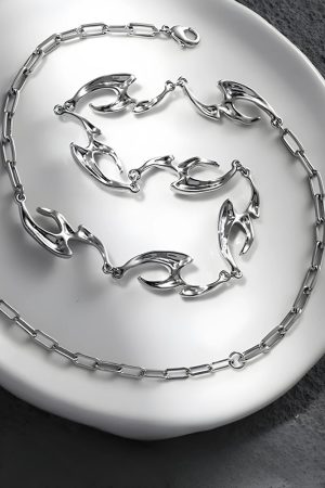 Quick Outfits, Modest Fashion Outfits Ideas Cyberpunk Necklace