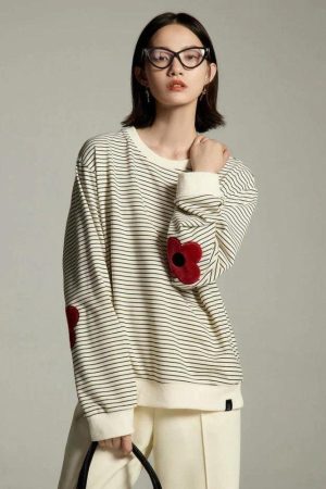 Quick Outfits, Modest Fashion Outfits Ideas Daisy Embroidered Striped Sweatshirt