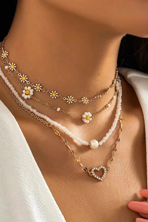 Quick Outfits, Modest Fashion Outfits Ideas Daisy & Heart Four-Pack Necklace Set