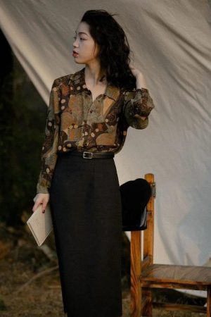 Quick Outfits, Modest Fashion Outfits Ideas Dark Academia Artistic Figures Shirt