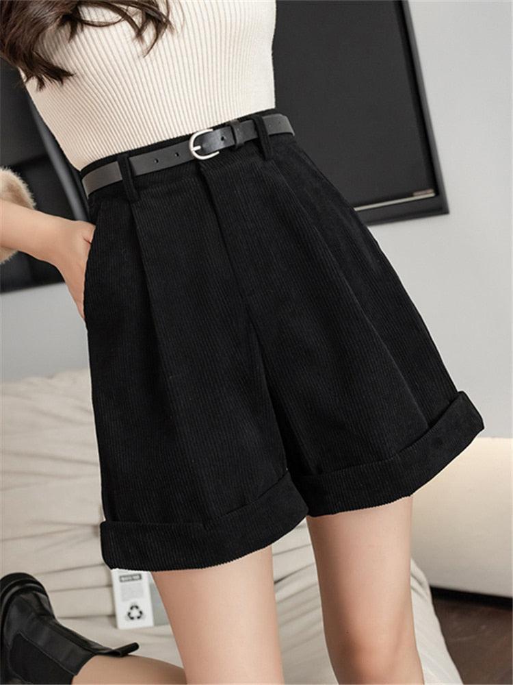 Quick Outfits, Modest Fashion Outfits Ideas Dark Academia High Waist Shorts Quick Outfits, Modest Fashion Outfits Ideas Dark Academia High Waist Shorts