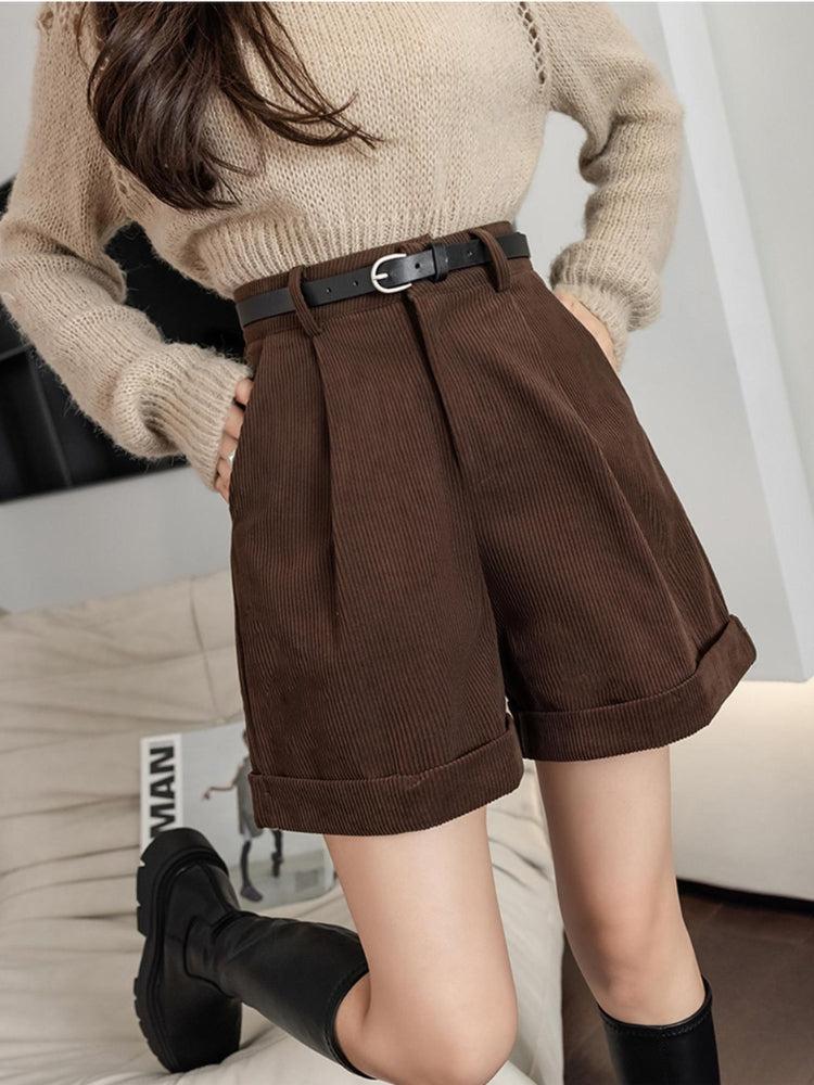 Quick Outfits, Modest Fashion Outfits Ideas Dark Academia High Waist Shorts Quick Outfits, Modest Fashion Outfits Ideas Dark Academia High Waist Shorts