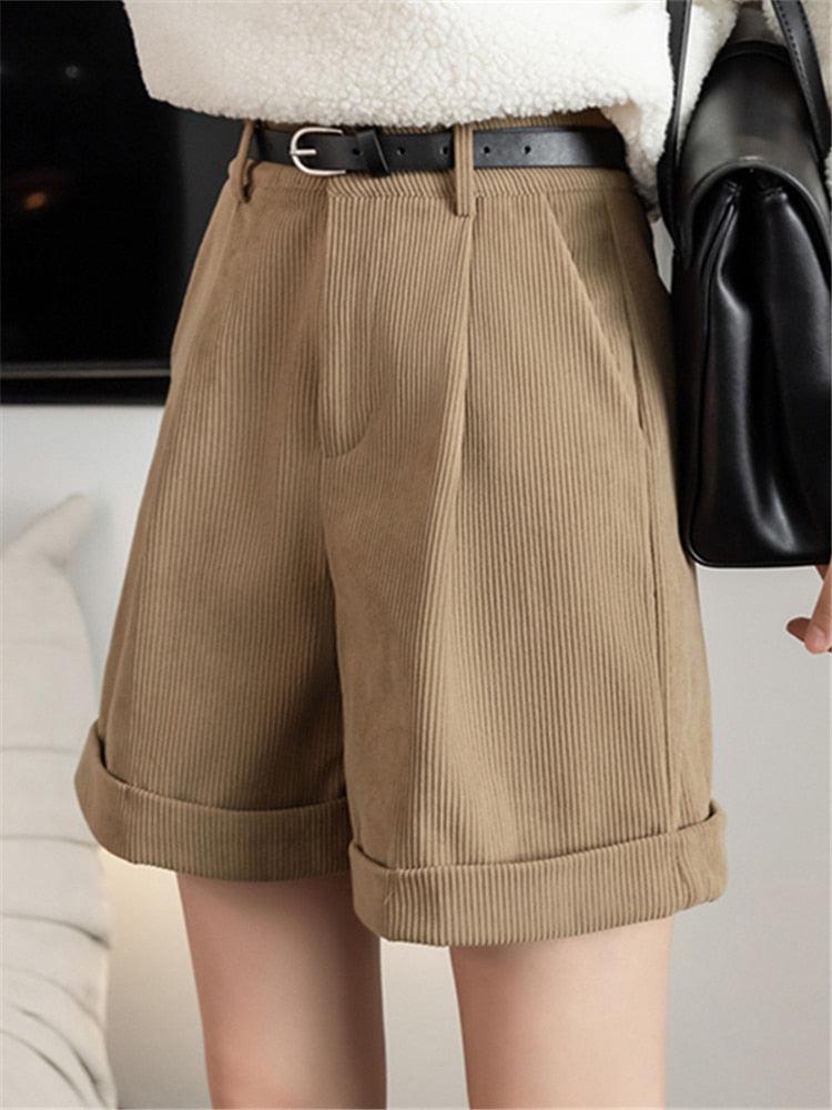 Quick Outfits, Modest Fashion Outfits Ideas Dark Academia High Waist Shorts Quick Outfits, Modest Fashion Outfits Ideas Dark Academia High Waist Shorts