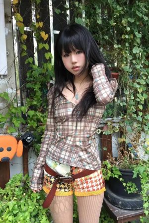 Quick Outfits, Modest Fashion Outfits Ideas Deep V Neck Plaid Top