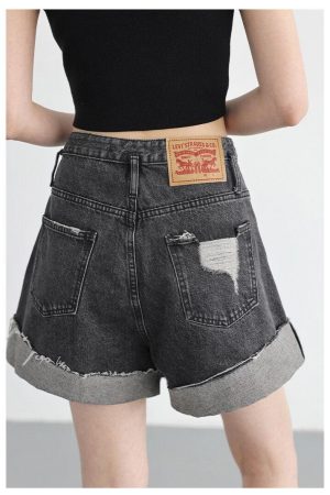 Quick Outfits, Modest Fashion Outfits Ideas Distressed and Slit Jean Shorts