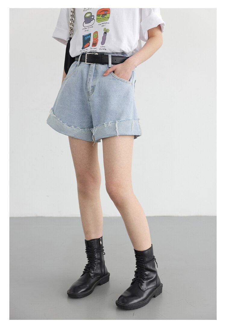 Quick Outfits, Modest Fashion Outfits Ideas Distressed and Slit Jean Shorts Quick Outfits, Modest Fashion Outfits Ideas Distressed and Slit Jean Shorts