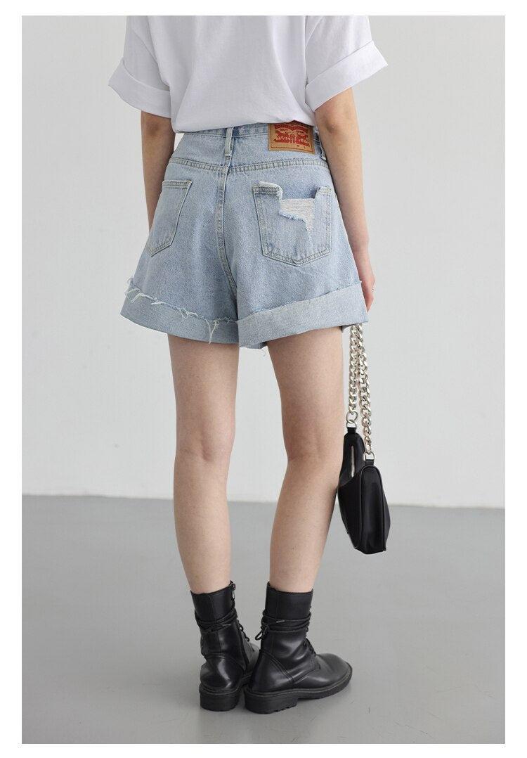 Quick Outfits, Modest Fashion Outfits Ideas Distressed and Slit Jean Shorts Quick Outfits, Modest Fashion Outfits Ideas Distressed and Slit Jean Shorts