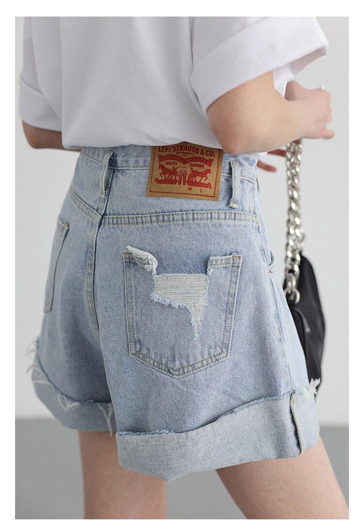 Quick Outfits, Modest Fashion Outfits Ideas Distressed and Slit Jean Shorts Quick Outfits, Modest Fashion Outfits Ideas Distressed and Slit Jean Shorts