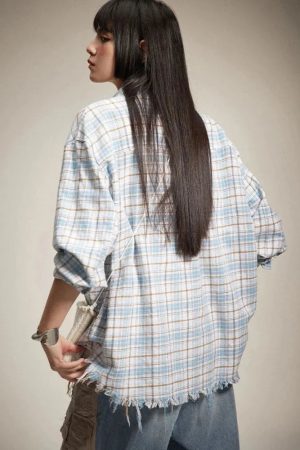 Quick Outfits, Modest Fashion Outfits Ideas Distressed Plaid Shirt