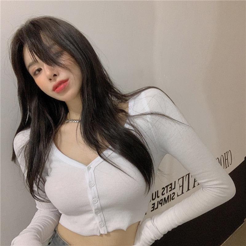 Quick Outfits, Modest Fashion Outfits Ideas Extra Long Sleeves Buttoned Crop Top Quick Outfits, Modest Fashion Outfits Ideas Extra Long Sleeves Buttoned Crop Top