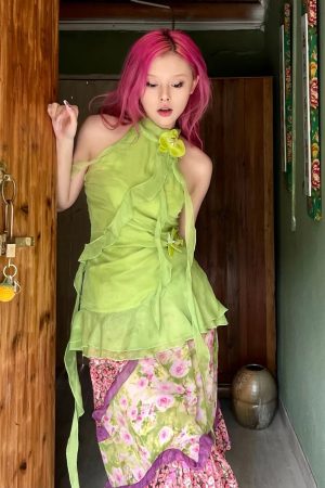 Quick Outfits, Modest Fashion Outfits Ideas Fairycore Floral Ruffled Top