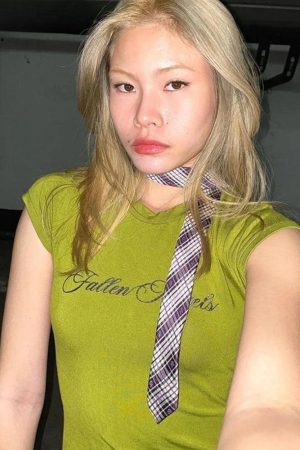 Quick Outfits, Modest Fashion Outfits Ideas Fallen Angels Tee