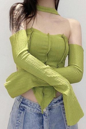 Quick Outfits, Modest Fashion Outfits Ideas Flare Sleeved Halter Top