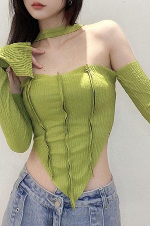 Quick Outfits, Modest Fashion Outfits Ideas Flare Sleeved Halter Top