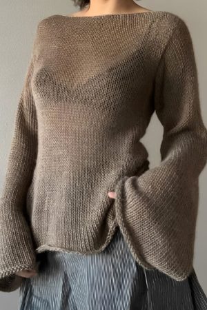 Quick Outfits, Modest Fashion Outfits Ideas Flare Sleeved Knit Backless Top