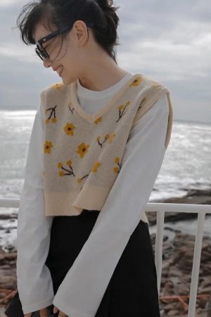 Quick Outfits, Modest Fashion Outfits Ideas Floral Cropped Sweater Vest