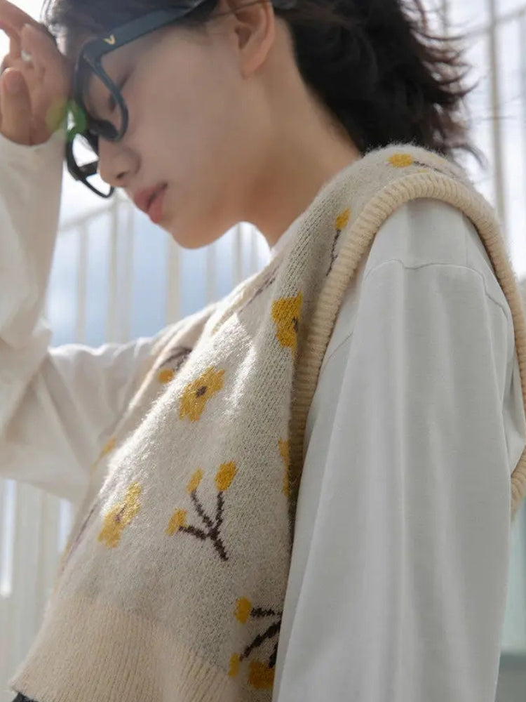 Quick Outfits, Modest Fashion Outfits Ideas Floral Cropped Sweater Vest Quick Outfits, Modest Fashion Outfits Ideas Floral Cropped Sweater Vest