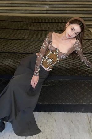 Quick Outfits, Modest Fashion Outfits Ideas Floral Square Neck Corset Top