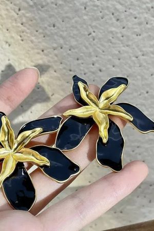 Quick Outfits, Modest Fashion Outfits Ideas Flower Gold Stud Earrings